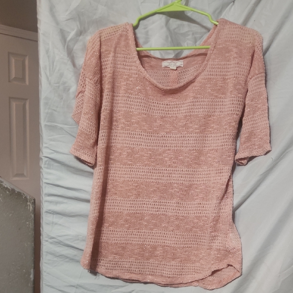 Pink Rose Short Sleeve Knit Top in Soft Pink